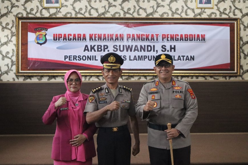 Suwandi Mendapatkan Penghargaan Kenaikan Pangkat AKBP